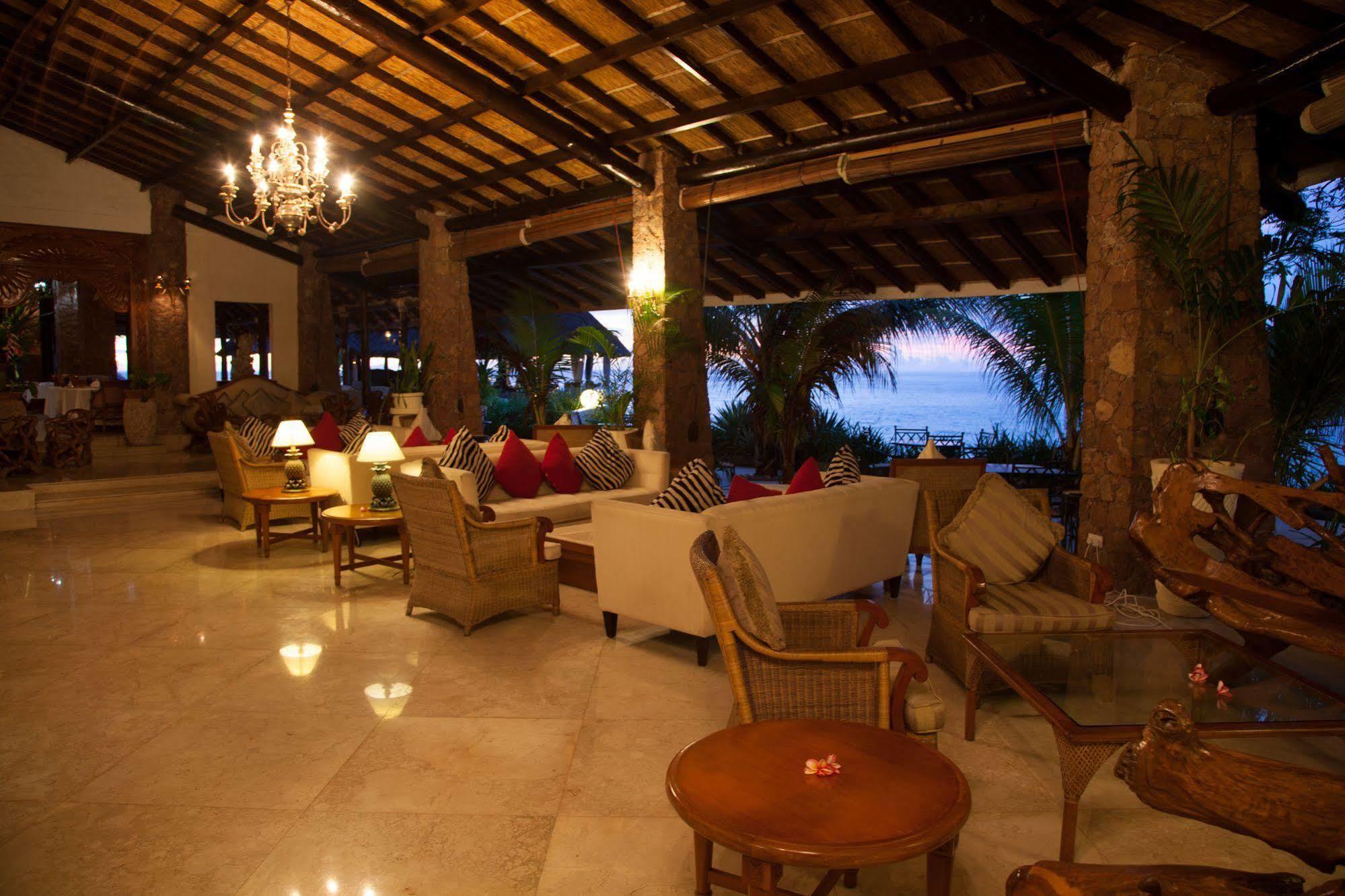 Sunset Beach Hotel Glacis  Екстериор снимка