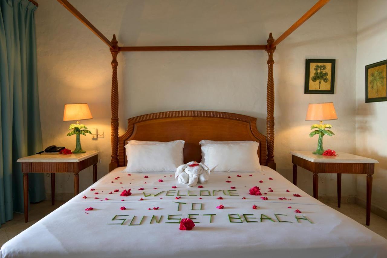 Sunset Beach Hotel Glacis  Екстериор снимка