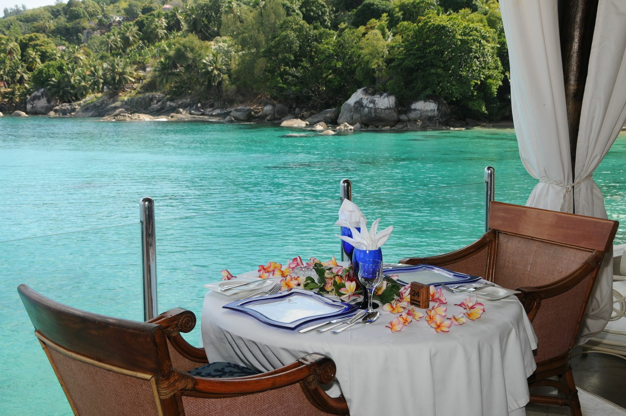Sunset Beach Hotel Glacis  Екстериор снимка